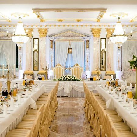 Hotel Ksiaze Poniatowski Lesznowola  외부 사진