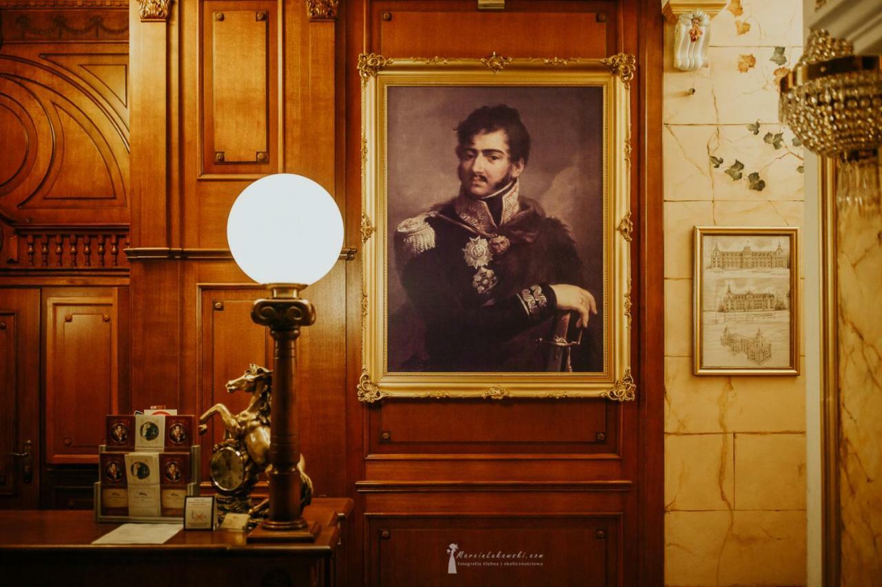 Hotel Ksiaze Poniatowski Lesznowola  외부 사진